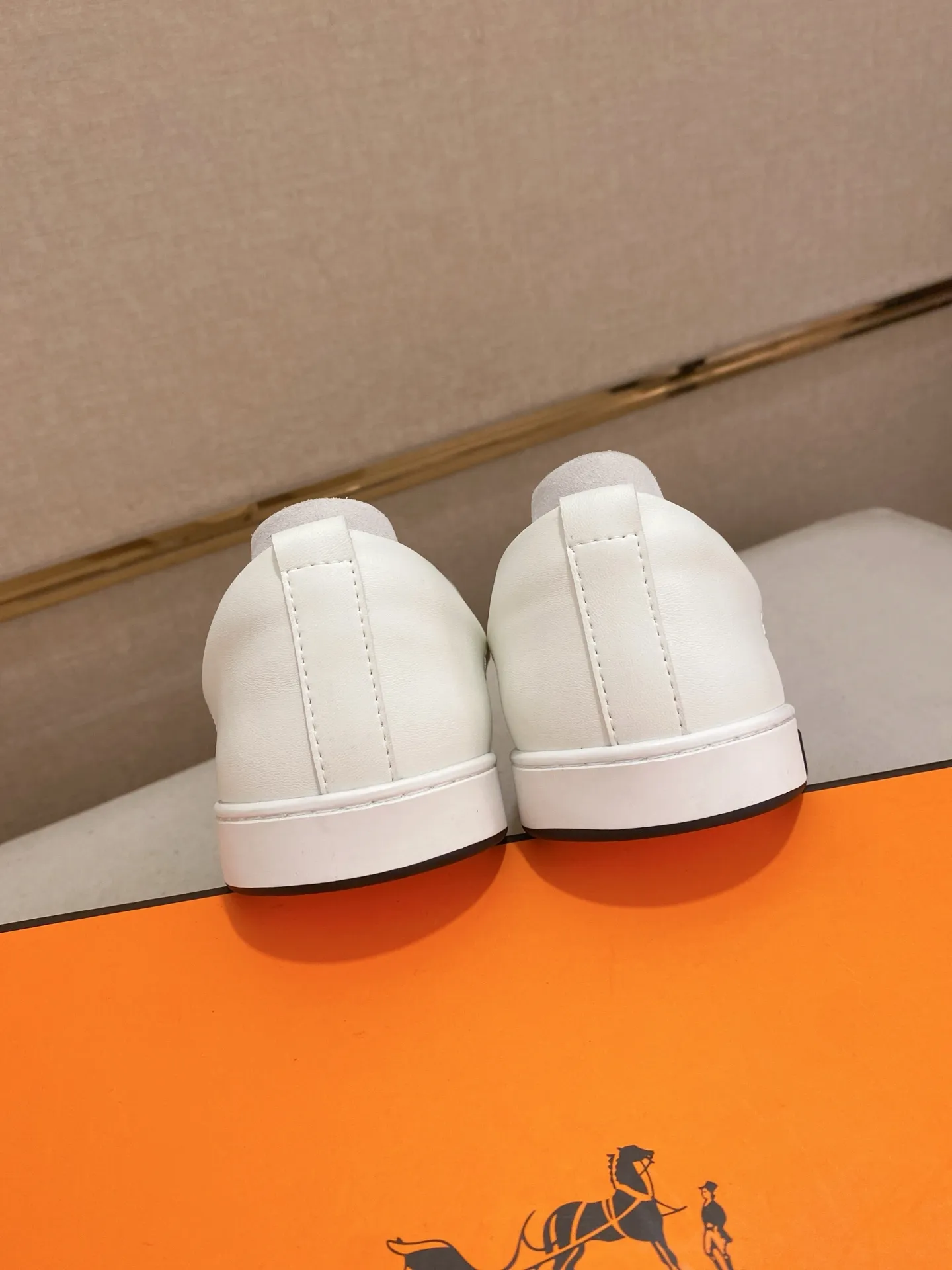 Men's clothing and shoes💰: 442💰《HERMES》【Classic original single version】Hermès; top 🔝purchase agent🔍🔍men's latest 🇺🇸 counter sales simultaneously, imported from Italy original ▲▲cowhide ▲▲ (high-end, nobility, class) ) Exquisite workmanship (Italian 🇮🇹 imported water-dyed 🐂 cowhide lining) sole: original sole provided by the original factory, ⚠️exclusive double-layer activity·TPR·rubber·combined molded outsole; super comfortable·wear-resistant·non-slip·environmental protection The real thing is more beautiful if you take the real thing (high quality, follow the order). You can enter and exit the counter at will * Number of yards: 38-44 (45 can be customized and cannot be returned or exchanged)